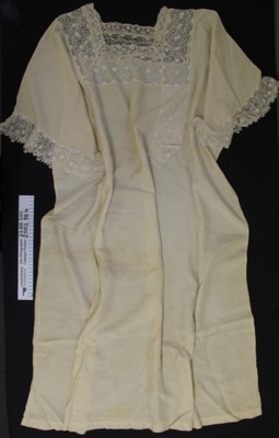 Nightgown; Sylvia Hillen; c.1914-18; 2002_38_4