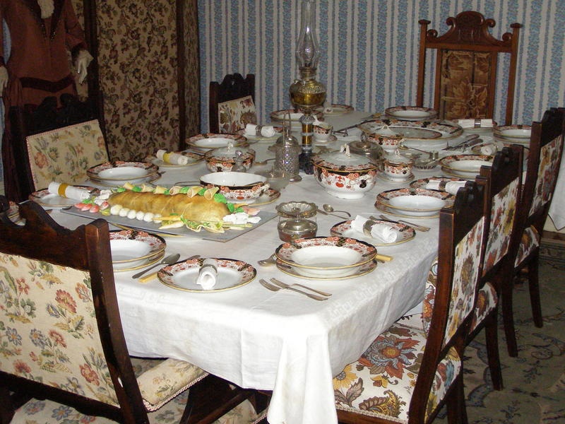 Dinner Set; Ashworth Bros Henley England; 17 eHive