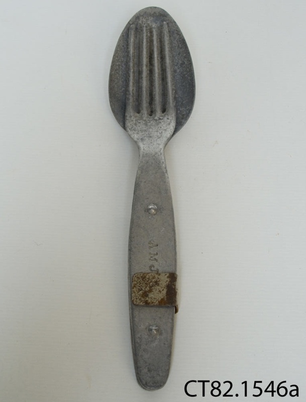 Cutlery, camping; CT82.1546a on NZ Museums