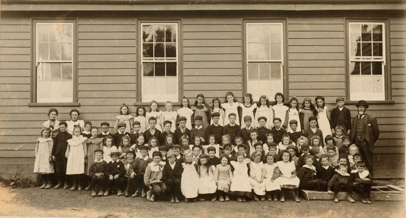 Photograph [Owaka School Pupils and Teachers]; Muir & Moodie; Late 19th ...