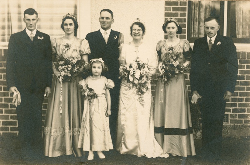 Photograph [Wedding party, Hanning]; [?]; [?]; 2010.741 | eHive
