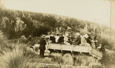 Photograph [School picnic, 1930]; [?]; 1930; CT79.1023c5