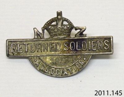 Badge, military; New Zealand Returned Services Association; c1919; 2011.145