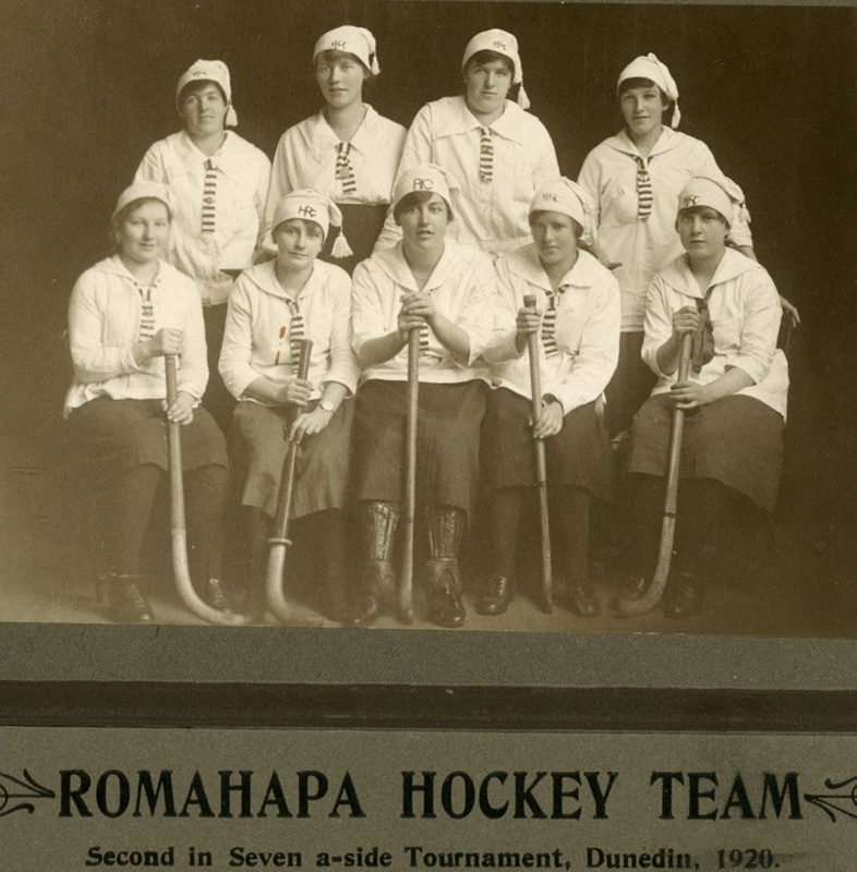 Photograph [Romahapa Hockey Team, 1920]; [?]; 1920; CT79.1286c2 on NZ Museums