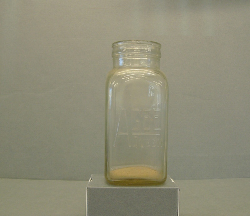 AGEE Queen preserving jar; AGEE; CT77.556 on NZ Museums