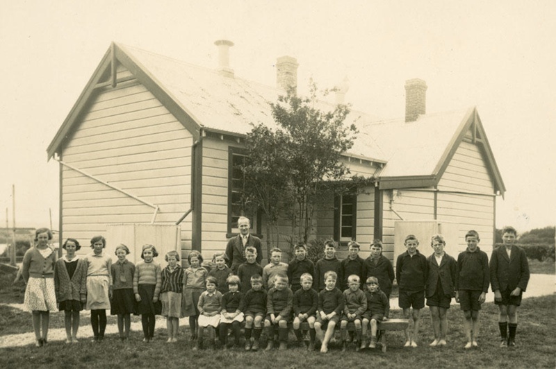 Photograph [Ratanui School Pupils, 1937]; [?]; 1937; CT83.1497b | eHive