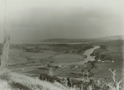 Photograph [Owaka River from Osbornes Hill]; [?]; 1905; CT89.1888.9