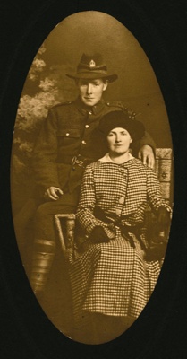 Photograph [Albert and Robina Findlater]; [?]; c1917; CT95.2067.3