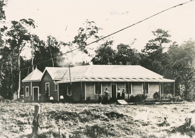 Photograph [Clarke House]; [?]; 20th century; CT85.1724b
