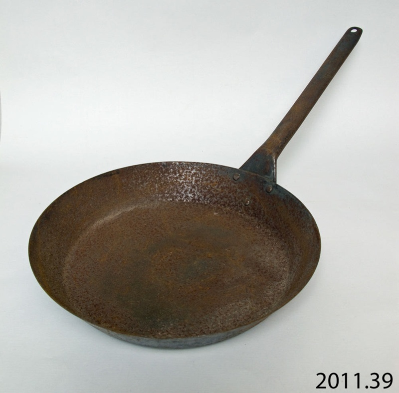 Pan, frying; 2011.39 on NZ Museums