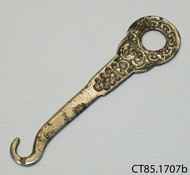 Buttonhook; [?]; [?]; CT85.1707b eHive