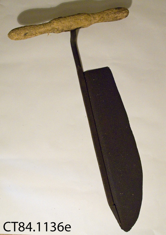 Knife, hay; CT84.1136e on NZ Museums