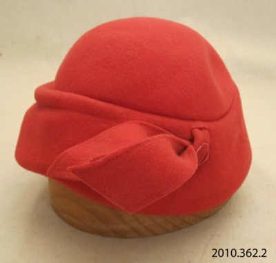 Hat, ladies; Jacoll Hats; 20th century; 2010.362.2
