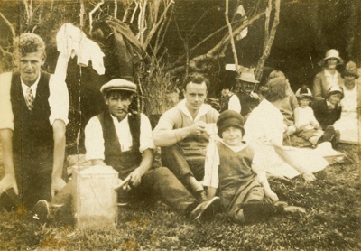 Photograph [School picnic]; [?]; 1920s?; CT79.1023c3