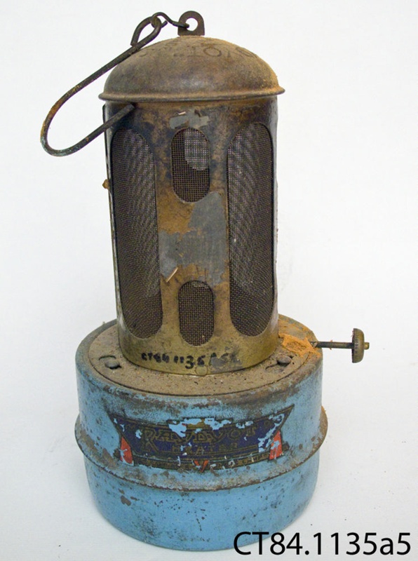 Heater, kerosene; Raydyot; CT84.1135a5 on NZ Museums