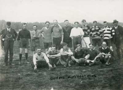Photograph [Owaka Football Team, 1895-1900]; [?]; 1895-1900; CT83.1476b