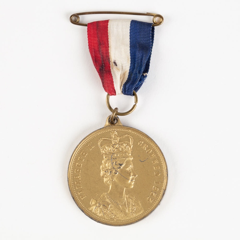 NOS 1953 Great Britain Queen Elizabeth II Coronation Medal Silver Tone 25mm 