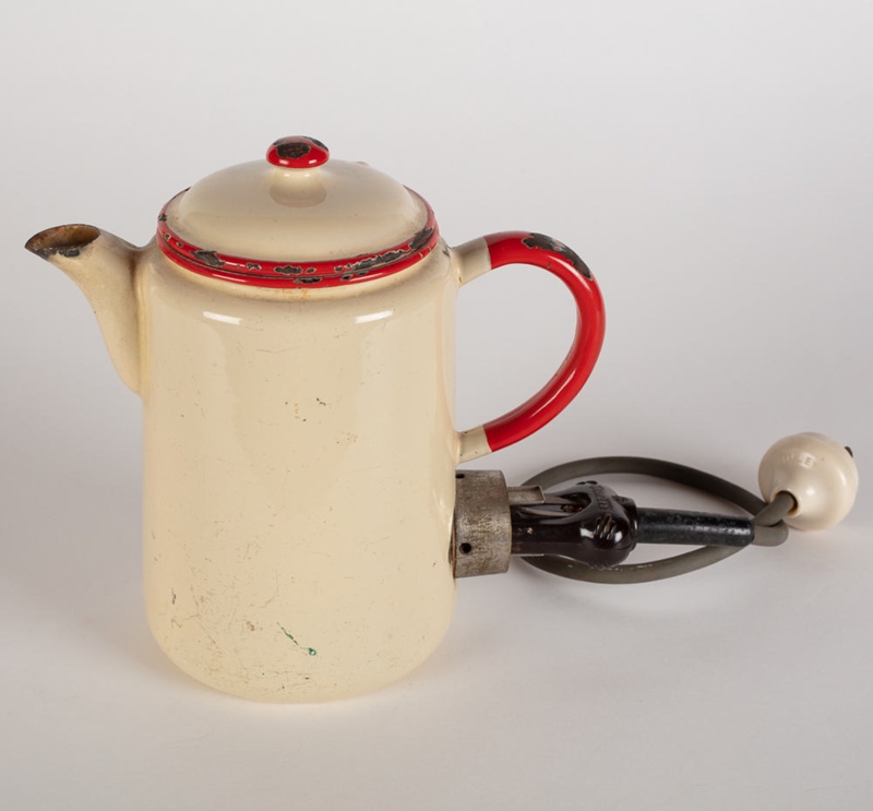 Jug, Electric Enamel; Unknown manufacturer; 1935; WY.1994.23 on NZ Museums