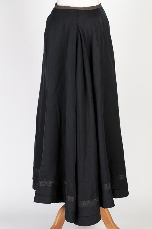 Skirt, Black Wool Bombazine; Unknown maker; 1890-1900; WY.1996.46.2 on ...