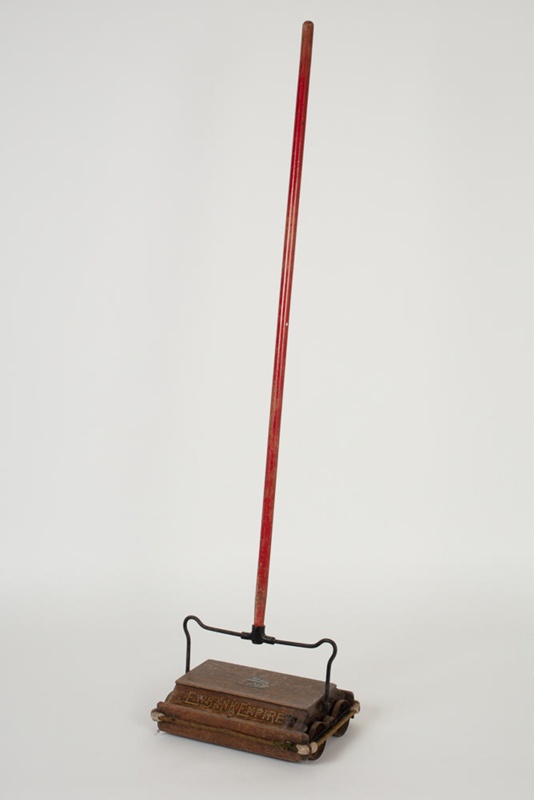 Carpet Sweeper, 'Ewbank Empire'; Ewbank; 19201930; WY.1989.336 on NZ