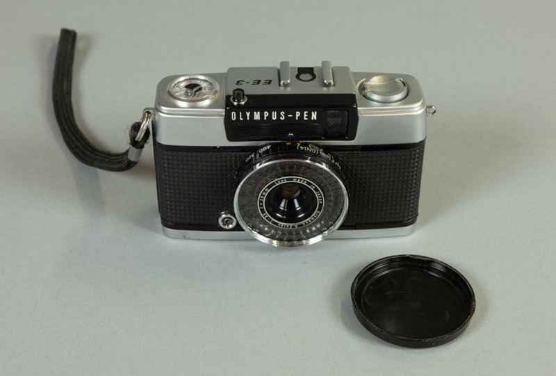 Camera, Olympus Pen EE-3; Olympus Corporation; 1973-1983; WY 