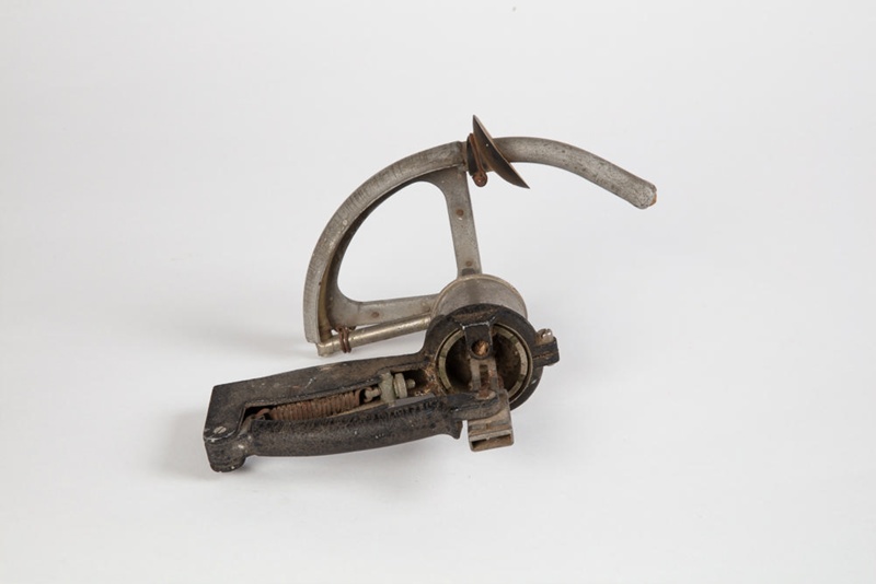 Drench Gun, N J Phillips; Phillips, N J; 19401950; WY.1989.420.3 eHive
