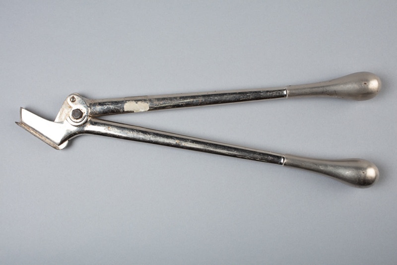 Medical Instrument, Plaster Shears; DDS; 19401960; WY.2003.11.27 on NZ
