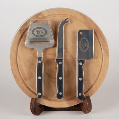 Cheese Board, and Knives; Unknown manufacturer; 2007; WY.0000.833
