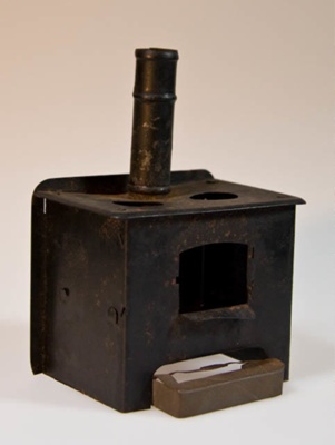 Miniature stove; XHH.2774.67.1