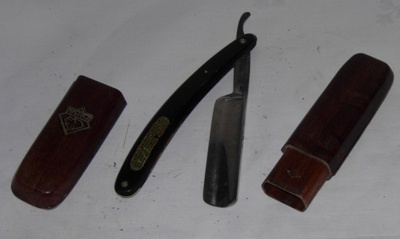 Puma Cut Throat Razor in Case; Puma; 1982-1220-1 