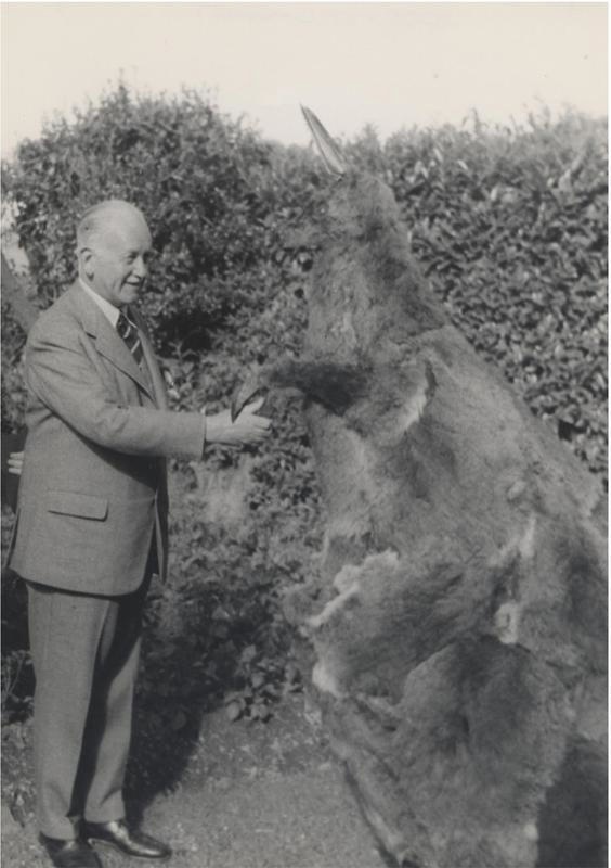 Governor General, Sir Charles Willoughby Norrie, shakes hands with the