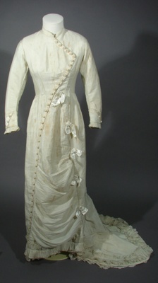 Wedding dress; c1879; 1988/186/1