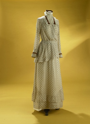 Day dress, 1905-1910; 1991/189/63