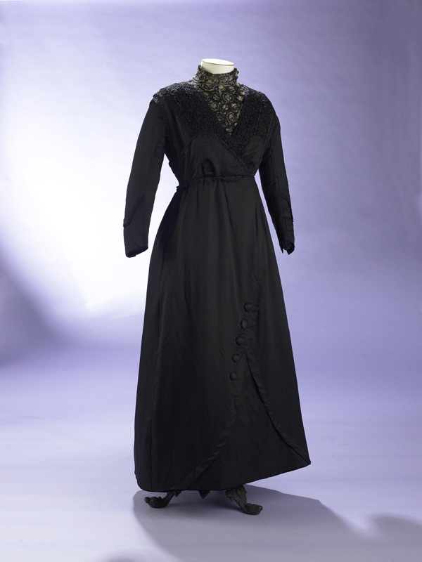 Dress; black silk day dress; Drapery Supply Association; c1914; 1992 ...