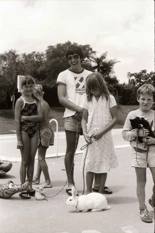 Cambridge Pool Pet Day