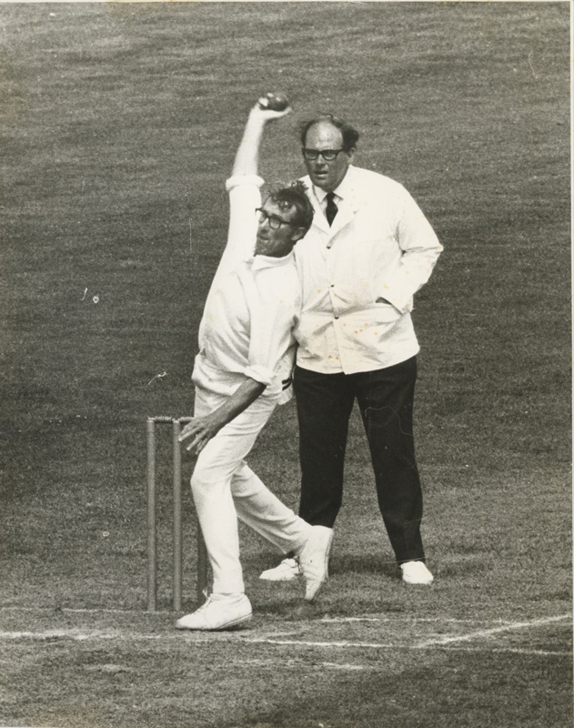 Gren Alabaster bowling
