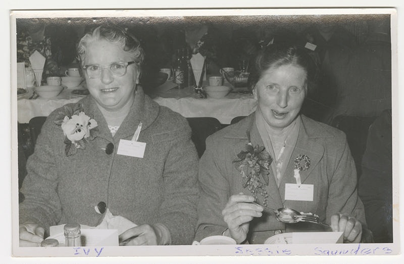 Photograph, Ivy & Jessie Saunders