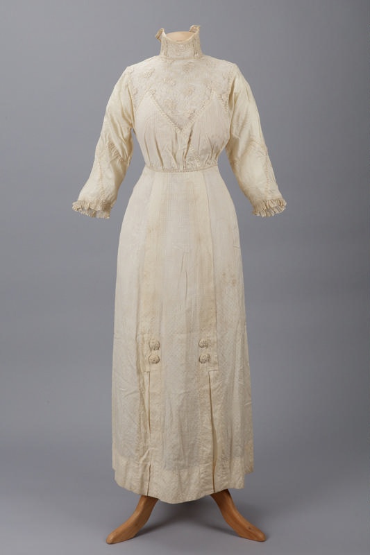 Dress, Wedding, Worn by Mrs Della Pollard (née Goodeve); Allen ...