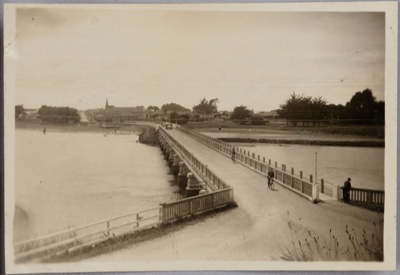 Photograph, Riverton Aparima bridge; Unknown photographer; 1948-1962; RI.P0000.100