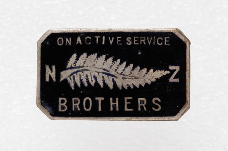 Badge, 'On Active Service'; Unknown manufacturer; 1939-1945; RI.W2003 ...