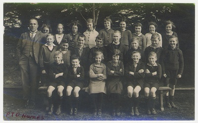 Photograph, A Riverton District High School Class 1939-1940. image item