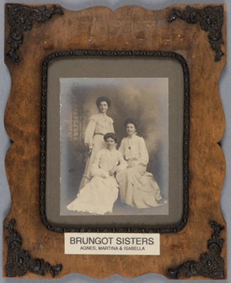 Framed photograph, Brungot sisters; Unknown photographer; 1900-1910; RI.FW2021.474