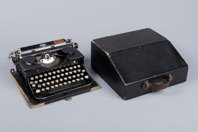 Typewriter, Portable; Royal Typewriter Company; 19261930; RI.W2020