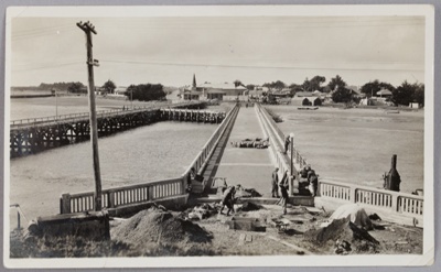 Photograph, Postcard of Riverton bridge nearing completion; McNeil, Stewart Leslie; 1930; RI.P0000.114
