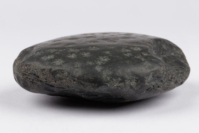 Kuru, Hammerstone, Igneous basaltic rock image item