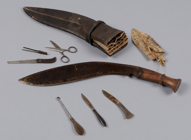 Knife, Kukri (Gurkha knife) and scabbard with accessories