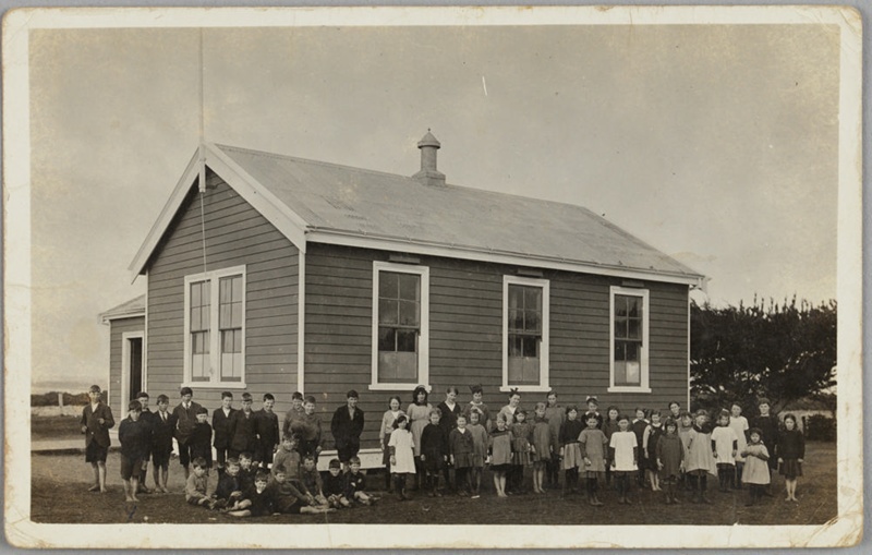 Photograph, Otara school group; Unknown photographer; 1918-1925; RI ...