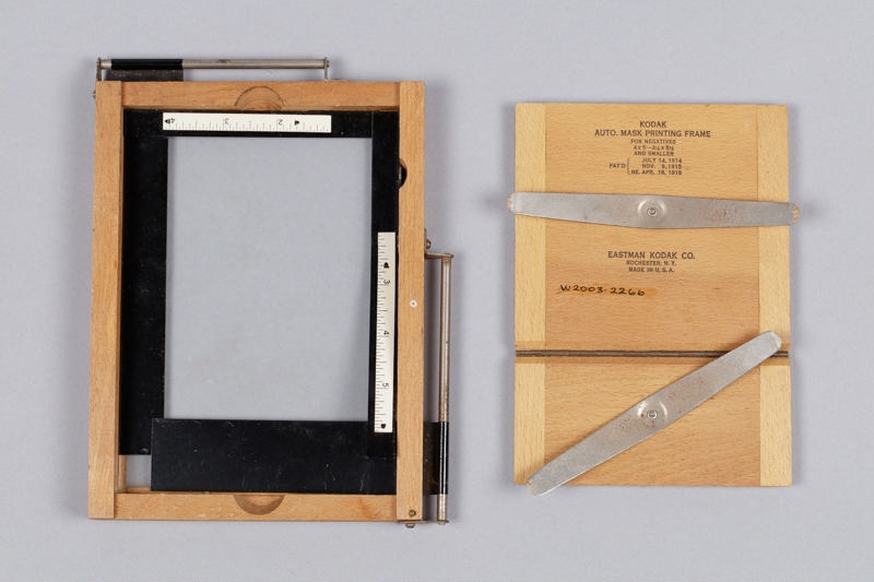 Contact-printing frame; Eastman Kodak Company; 1916-1926; RI.W2003