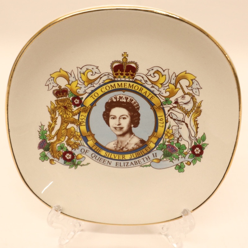 Butter Pat, To Commemorate Queen Elizabeth Ii Silver Jubilee 1952-1977 