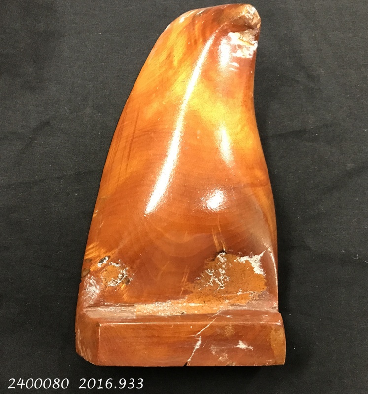 Kauri carving; Kauri tree; 2400080 on NZ Museums